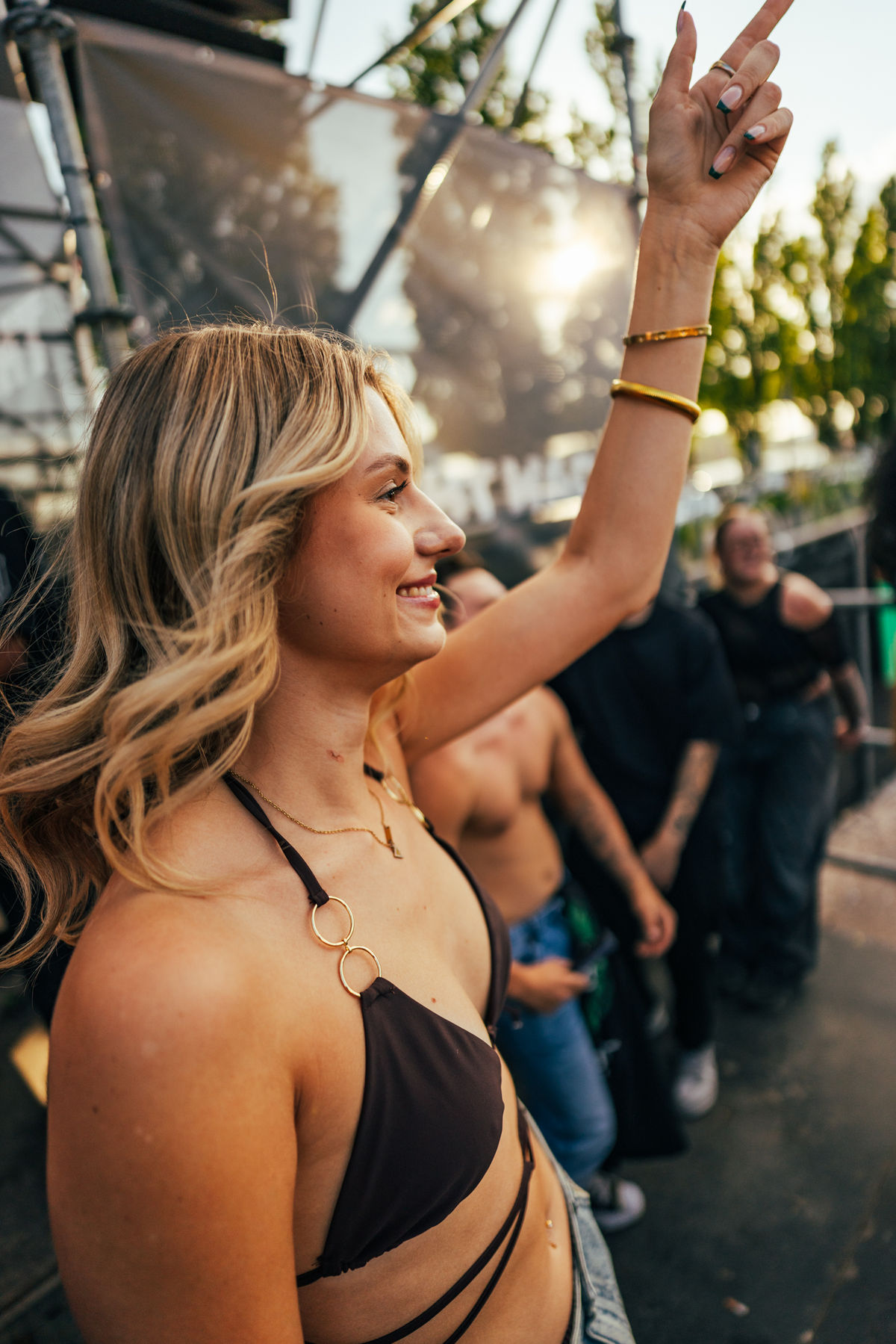 Loading... just a sec